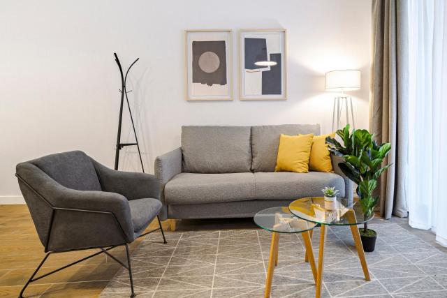 Feelathome Castilla Apartments — photo 13
