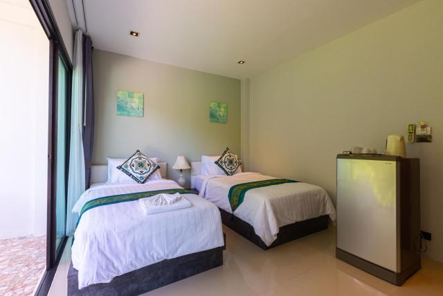 Rossarin Sea View Patong — photo 13