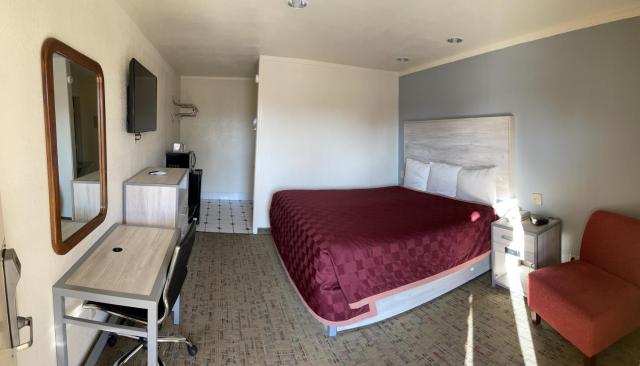 Antlers Budget Inn — photo 12