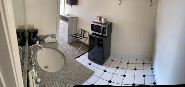 Antlers Budget Inn — photo 8