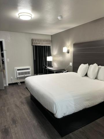 Sleepy Traveler Motel — photo 9