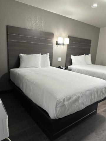 Sleepy Traveler Motel — photo 22