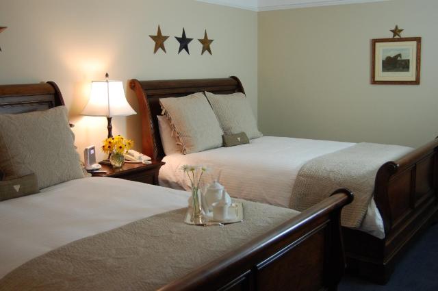 The Simsbury Inn — photo 12