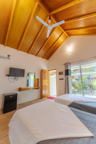 Thoddoo Sun Sky Inn, Maldives — photo 8