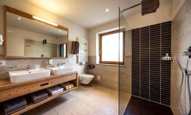 Martina Breakfast Lodge — photo 17