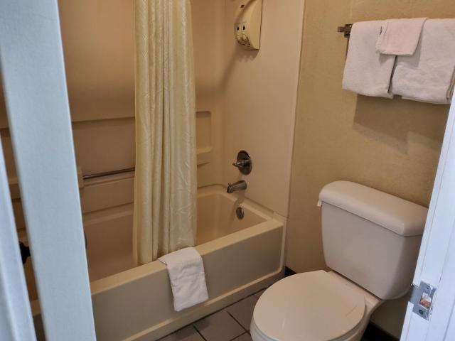 Budget Inn — photo 19