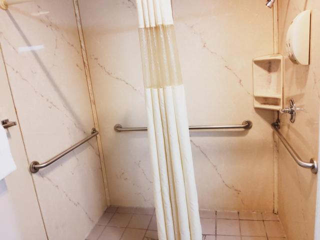 Budget Inn — photo 8