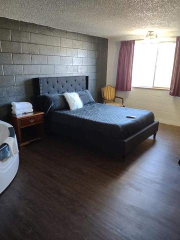 The Pines Motel — photo 10