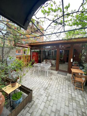 Terrace House Near Opera — photo 16