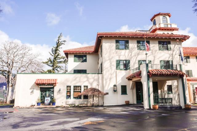 Columbia Gorge Hotel & Spa — photo 12