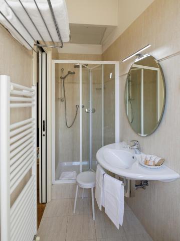 Dynasty Suites Downtown Apartments — photo 8