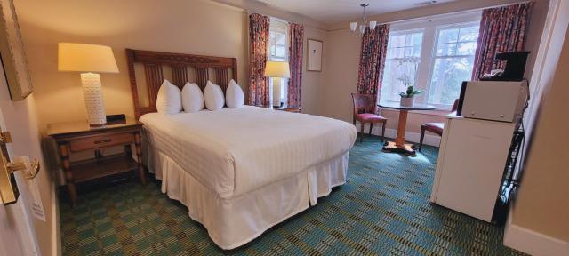Butterfly Grove Inn — photo 18