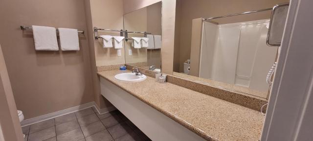 Butterfly Grove Inn — photo 13