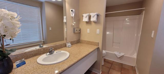 Butterfly Grove Inn — photo 9