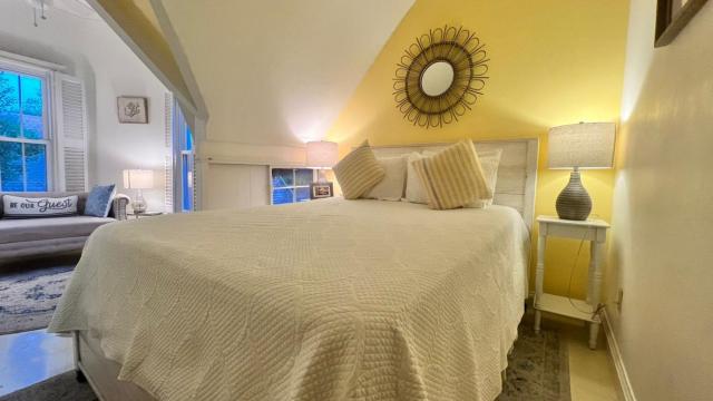 Narragansett House — photo 23