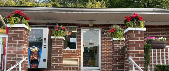 Pine Tree Inn — photo 18