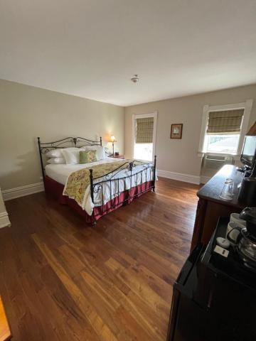 Hockenberry's Juniata Hotel — photo 17