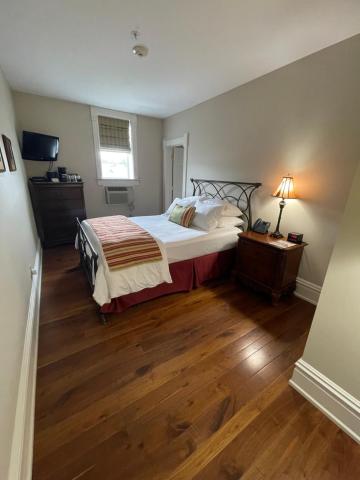 Hockenberry's Juniata Hotel — photo 7