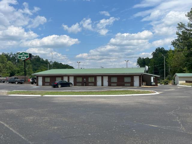 Pine Tree Inn — photo 10