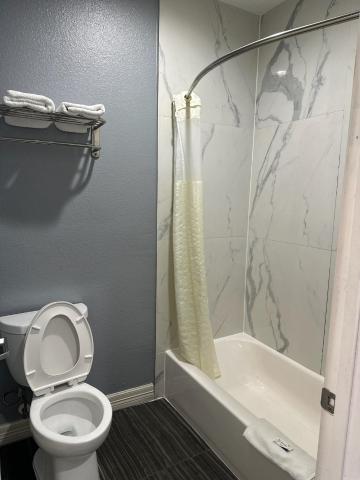 Atlantis Inn & Suites — photo 15