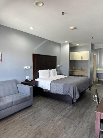 Atlantis Inn & Suites — photo 23