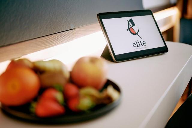 Elite — photo 10