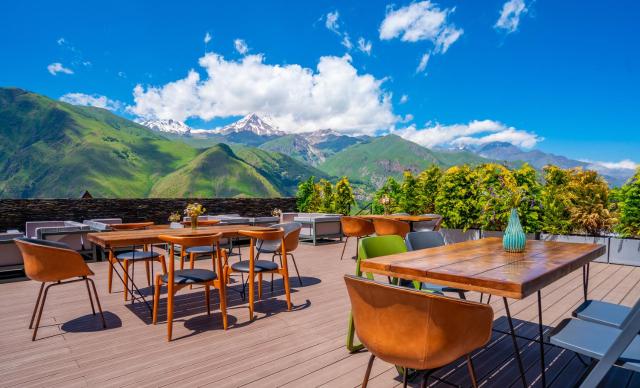 Step Inn - Kazbegi — photo 3