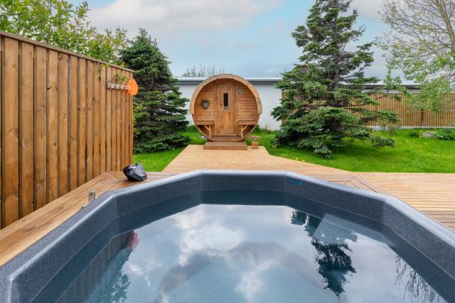 Túnfífill Guesthouse - Deluxe villa - free hot tub and sauna, cozy and quiet — photo 4
