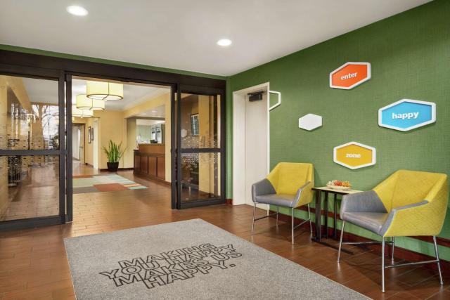 Hampton Inn Portland Airport — photo 11