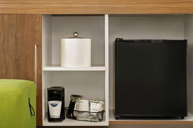 Hampton Inn Portland Airport — photo 23