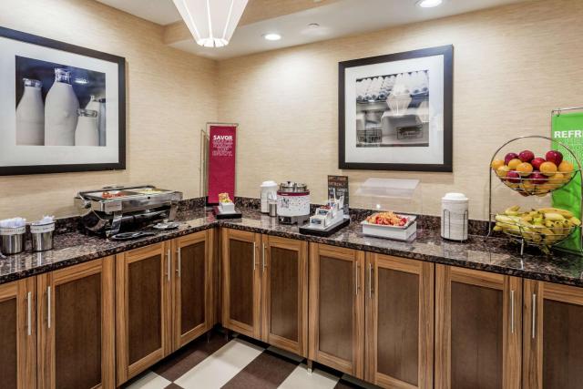 Hampton Inn Milwaukee Airport — photo 12