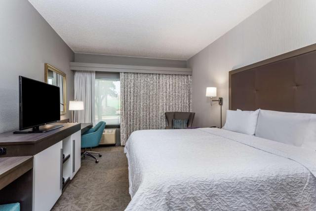 Hampton Inn Milwaukee Airport — photo 23