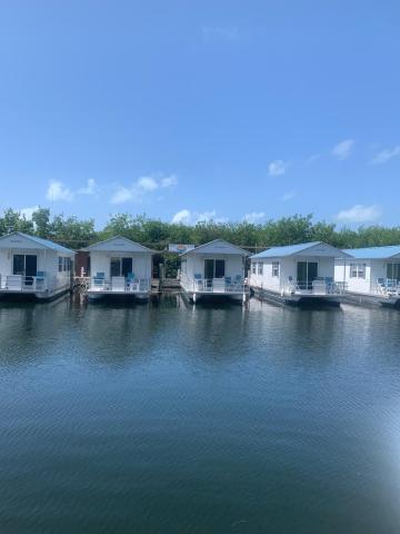 Aqua Lodges At Hurricane Hole Marina — photo 14