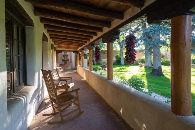 Inn on La Loma Plaza — photo 16