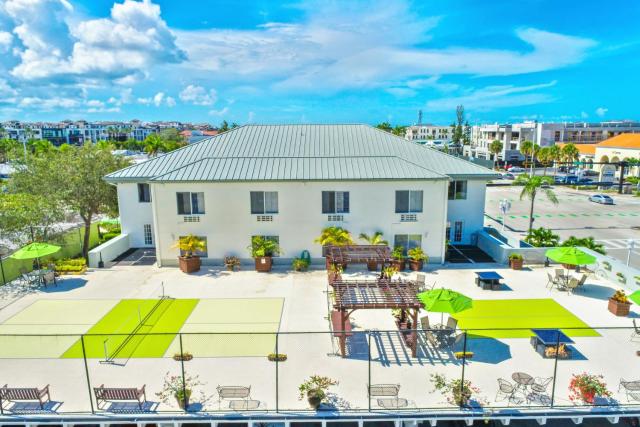 Naples Park Central Hotel — photo 13