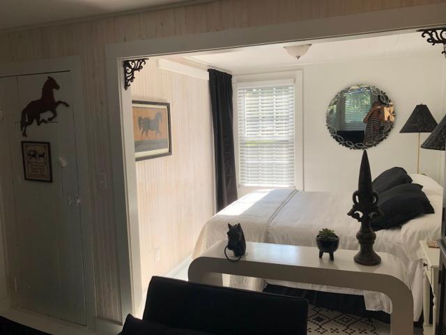 18 Vine Inn & Carriage House — photo 23