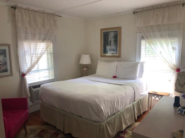 18 Vine Inn & Carriage House — photo 9