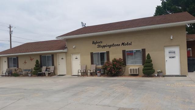 Bybee's Steppingstone Motel — photo 24