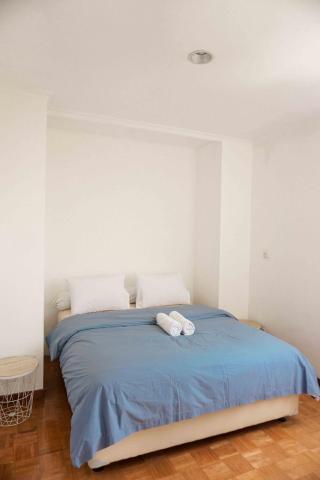 Over Easy Apartment — photo 10
