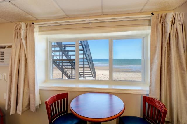 Atlantic Oceanfront Hotel, Wells Beach — photo 7