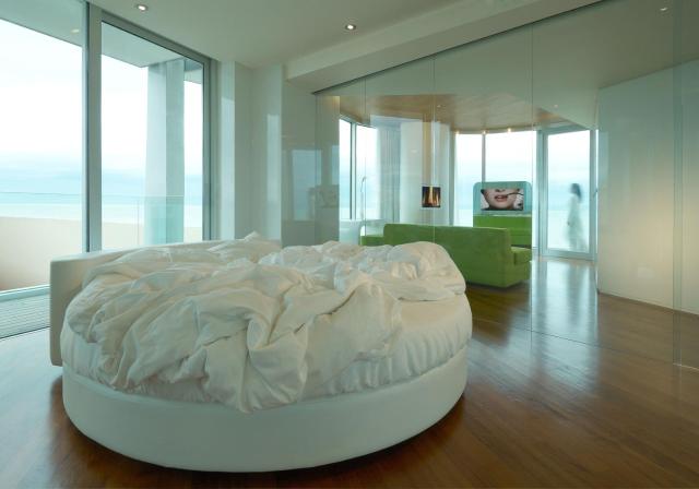 i-Suite Hotel — photo 9