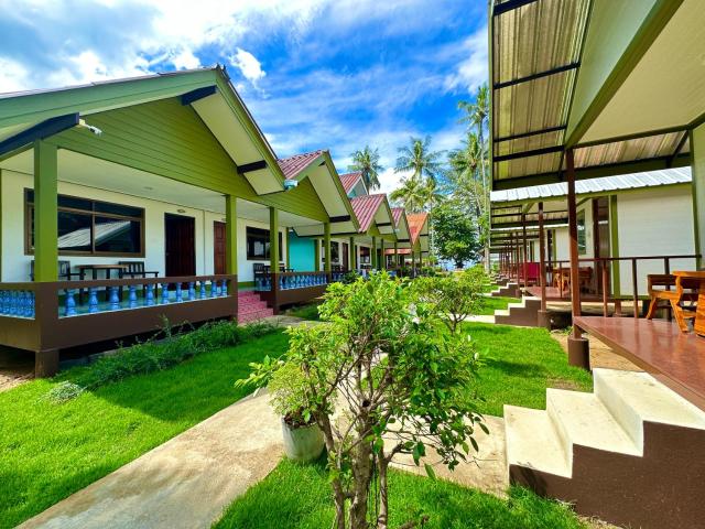 Lanta L.D. Beach Bungalow — photo 21