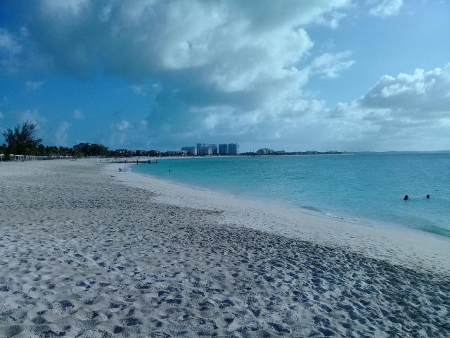 Apartment near Grace Bay Beach — photo 1