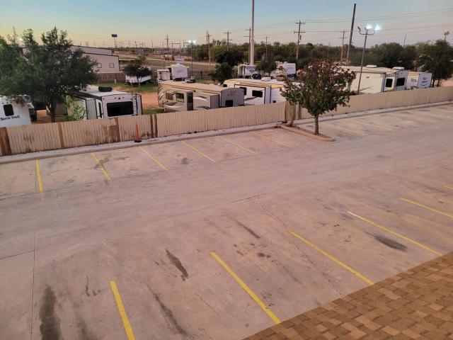 Whitten Inn Cotulla and RV Park — photo 15