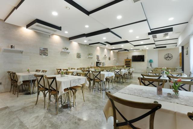 Iveria Inn Hotel — photo 16