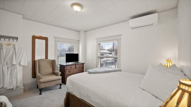 Greenbriar Inn — photo 23
