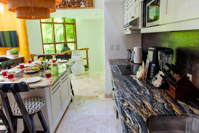 Maya Villa Condo Hotel and Beachclub — photo 13