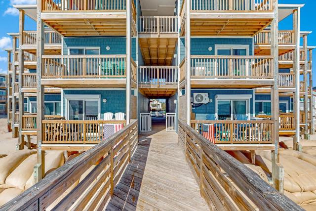 Topsail Reef — photo 6
