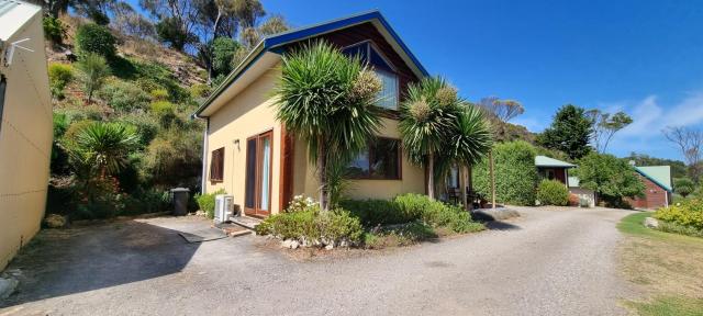 Eastern Reef Cottages — photo 2