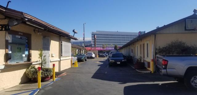 Hollywood Park Motel — photo 3